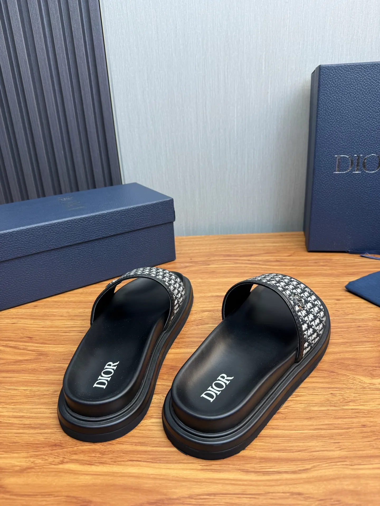 Men's shoes 260💰 Dior. Men's slippers🩴Official website 1:1 production 38-45 size 45 46 🉑️Customized original material shipped✅